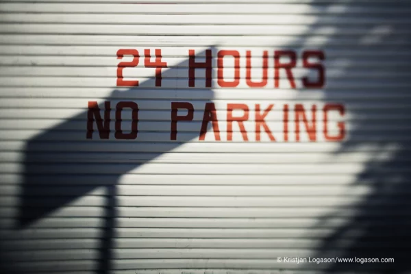 24 hours no parking sign in San Francisco, California