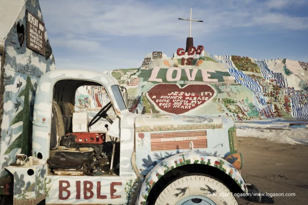 Colourful painted car at Salvation mountain by Nihland in California